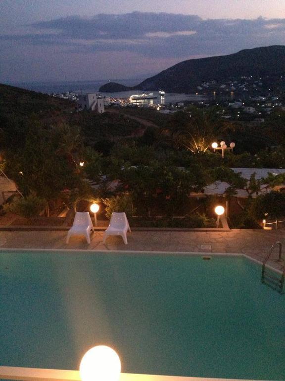 Kymothoi Rooms & Pool Bar Gavrio Dış mekan fotoğraf