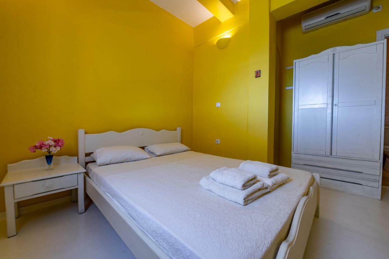 Kymothoi Rooms & Pool Bar Gavrio Dış mekan fotoğraf
