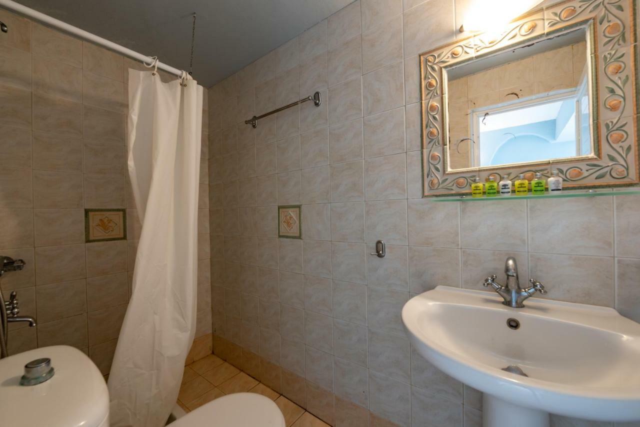 Kymothoi Rooms & Pool Bar Gavrio Dış mekan fotoğraf